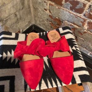 Beast red suede slides with bow